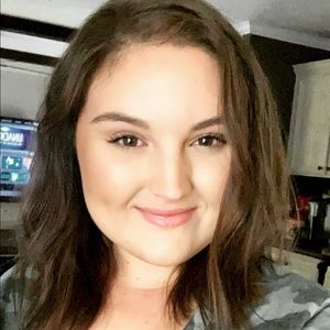 Meet your Posher, Caroline